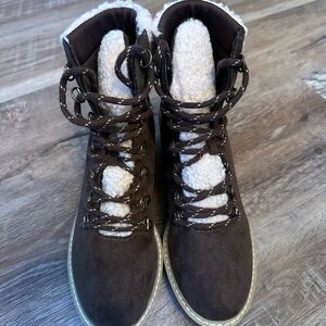 Size 9 Brown Sherpa Combat Boots
